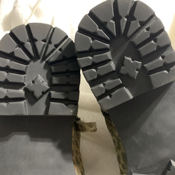 NWOT Violet & Red Jordyn Olive Leopard Print Suede Bootie - Picture 11 of 13